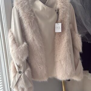 Elegant Cream Faux Fur Women's Jacket